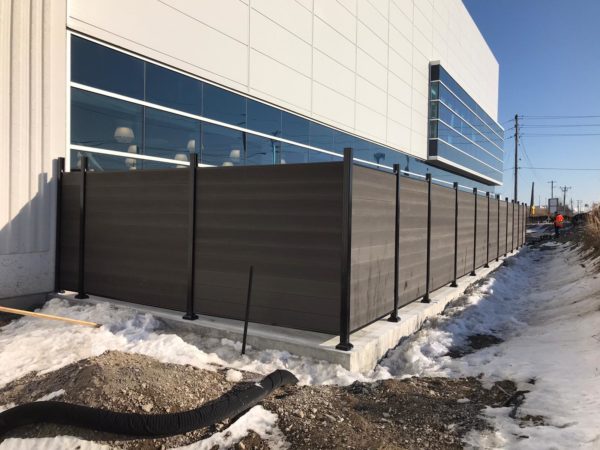 composite fencing with shoes
