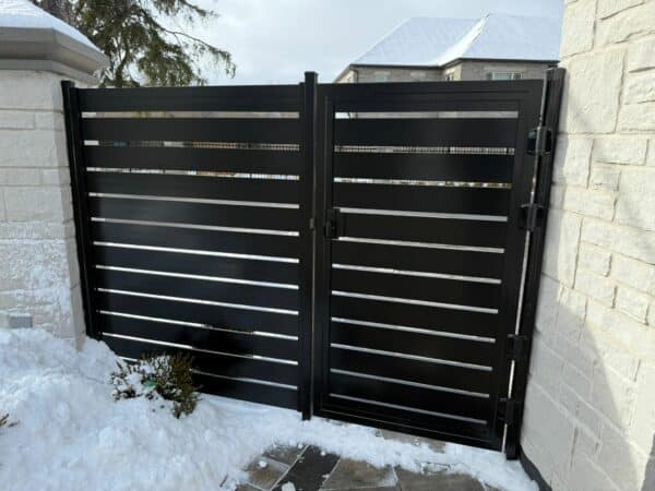 aluminum fence gate