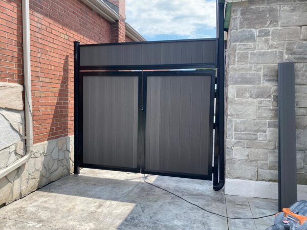 vertical composite fence canada
